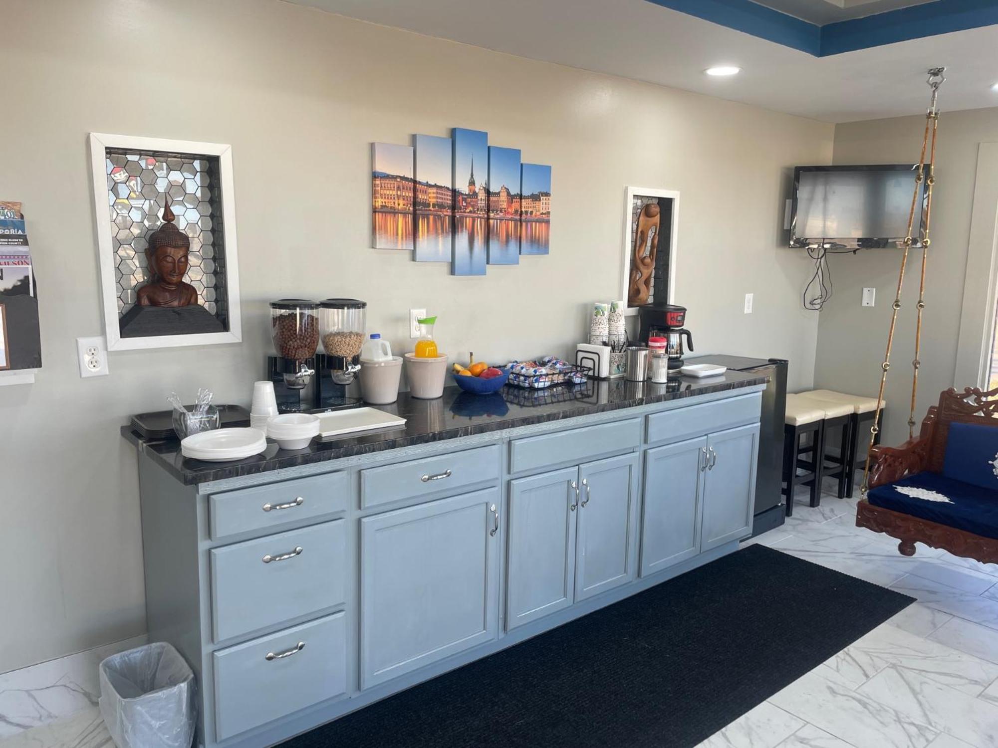 Viking Motel Lindsborg Экстерьер фото