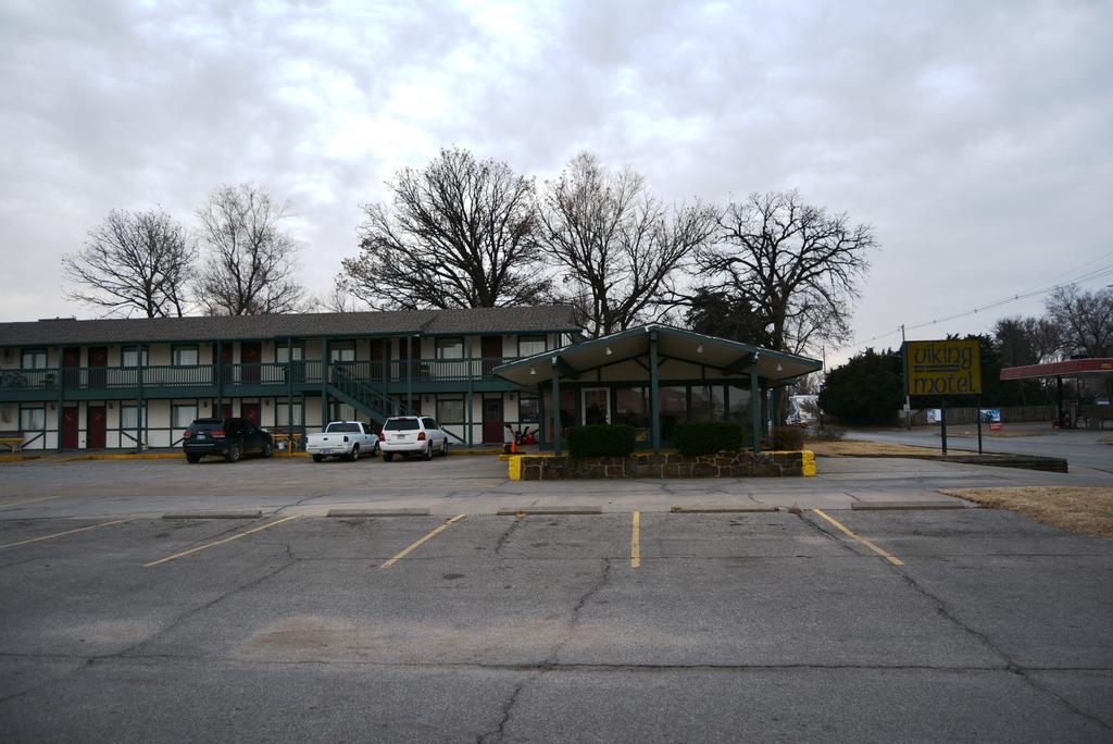 Viking Motel Lindsborg Экстерьер фото