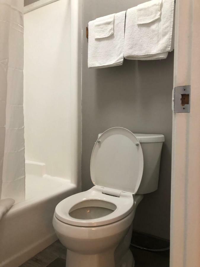 Viking Motel Lindsborg Экстерьер фото
